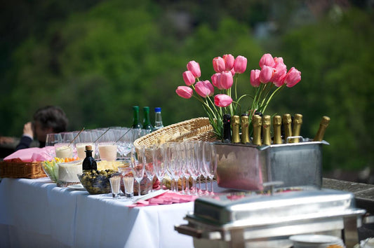 Summer wedding trends for caterers and businesses